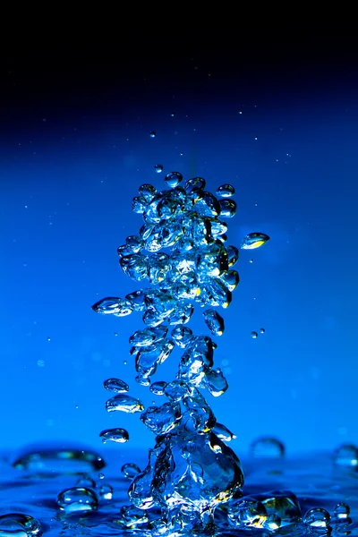 Limpar bolha ib tanque azul — Fotografia de Stock