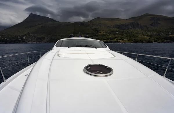 Włochy, calabria, luksusowy jacht, pershing 62; — Zdjęcie stockowe