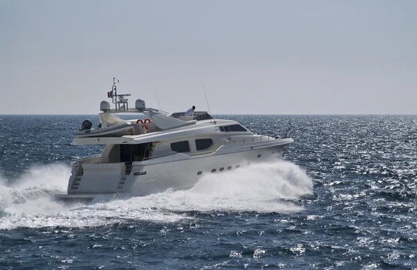 Italy, Circeo bay (Rome), luxury yacht Tecknema Posillipo 80 — Stock Photo, Image