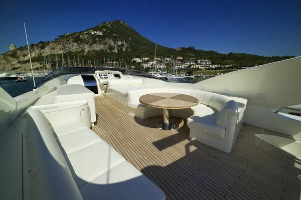 Italien, s.felice circeo, lyx yacht rizzardi posillipo technema 95 — Stockfoto