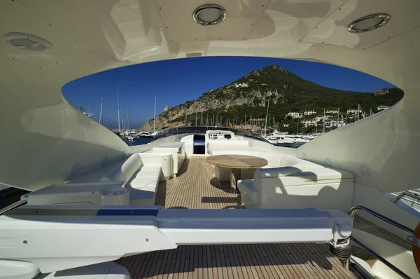 Italien, s.felice circeo, lyx yacht rizzardi posillipo technema 95 — Stockfoto