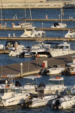 İtalya, siciliy, Akdeniz, marina di ragusa, lüks yatların görünümü