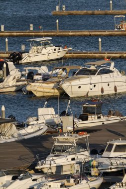 İtalya, siciliy, Akdeniz, marina di ragusa, lüks yatların görünümü