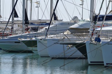 İtalya, siciliy, Akdeniz, marina di ragusa, lüks yatların görünümü