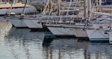 İtalya, siciliy, Akdeniz, marina di ragusa, lüks yatların görünümü