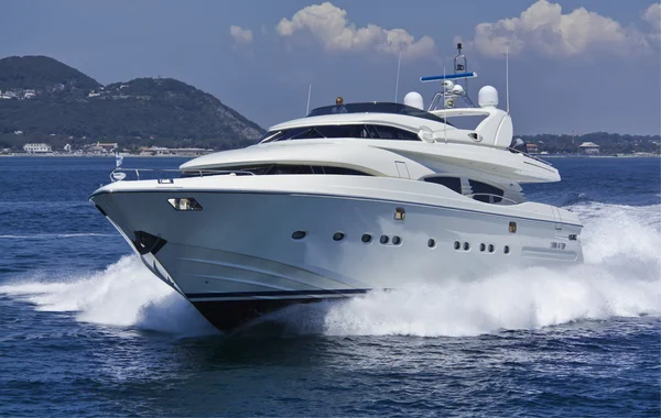 Italy, S.Felice Circeo, luxury yacht Rizzardi Posillipo Technema 95 — Stock Photo, Image