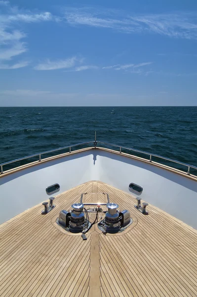 Италия, Тоскана, Виареджо, Teccar 35 Fly luxury yacht, bow — стоковое фото
