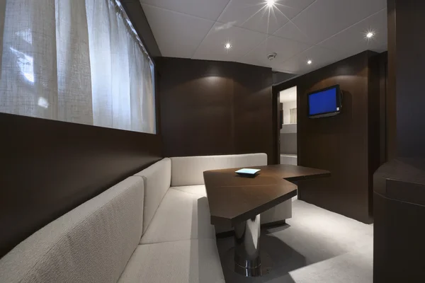 Włochy, luksusowy jacht tecnomar 36 (36 m), kabina dla załogi — Zdjęcie stockowe