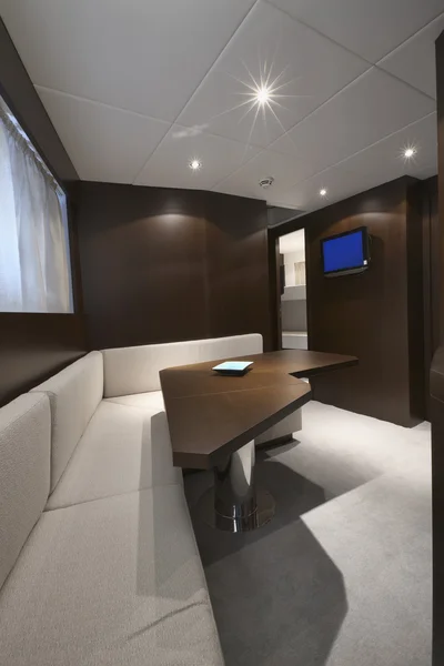 Włochy, luksusowy jacht tecnomar 36 (36 m), kabina dla załogi — Zdjęcie stockowe