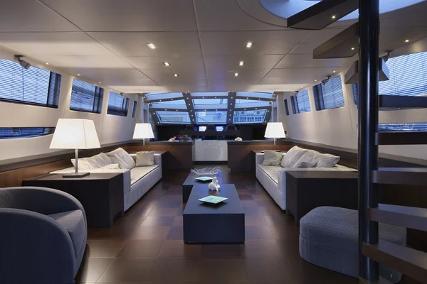 Włochy, luksusowy jacht tecnomar 36 (36 m), jadalnia — Zdjęcie stockowe