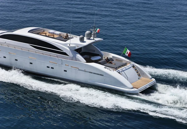 Italy, Tirrenian sea, off the coast of Viareggio, Tuscany, luxury yacht Tec — Stock Photo, Image