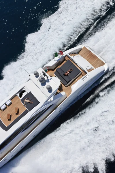 Italia, Mar Tirreno, al largo della costa di Viareggio, Toscana, yacht di lusso Tec — Foto Stock