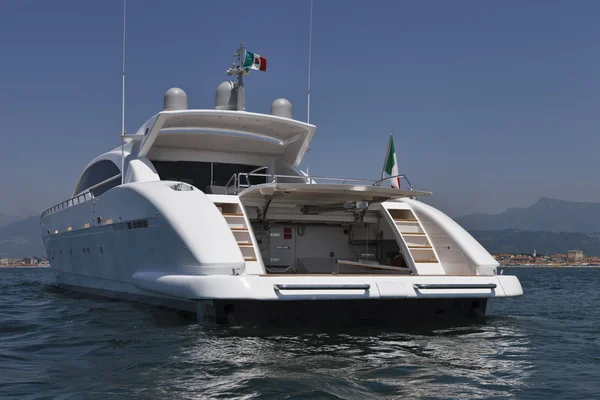 Italie, Mer Tirrenienne, au large de Viareggio, Toscane, yacht de luxe Tec — Photo