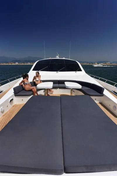 Italië, tirrenian zee, voor de kust van viareggio, Toscane, luxe jacht tec — Stockfoto
