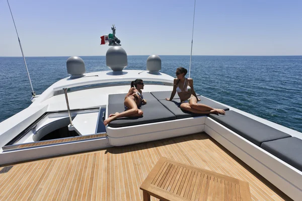 Italien, Reifenmeer, vor der Küste von Viareggio, Toskana, Luxusjacht tec — Stockfoto