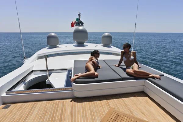 Italië, tirrenian zee, voor de kust van viareggio, Toscane, luxe jacht tec — Stockfoto
