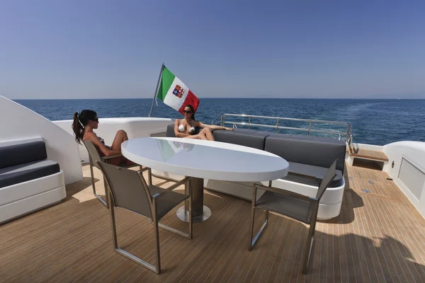 Italia, Mar Tirreno, al largo della costa di Viareggio, Toscana, yacht di lusso Tec — Foto Stock