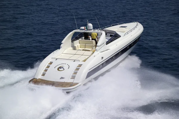 Italie, Toscane, Viareggio, Tecnomar Madras 20 yacht de luxe — Photo