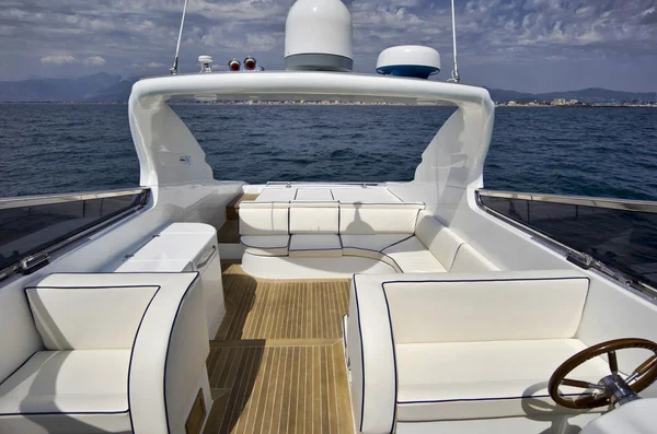 Olaszországban, Toscana, viareggio, tecnomar madras 20 luxus yacht — Stock Fotó