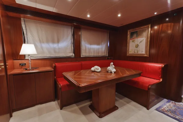Itálie, Toskánsko, viareggio, tecnomar nadara 26 luxusní jachty — Stock fotografie