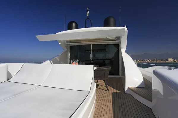 Olaszországban, Toscana, viareggio, tecnomar velvet 90 luxus yacht, palánk — Stock Fotó