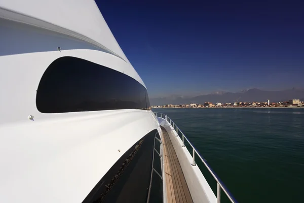 Itálie, Toskánsko, viareggio, tecnomar velvet 90 luxusní jachty — Stock fotografie