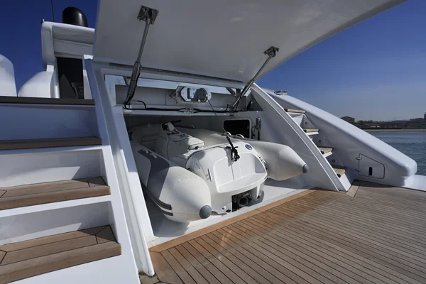 Itálie, Toskánsko, viareggio, tecnomar velvet 90 luxusní jachty — Stock fotografie
