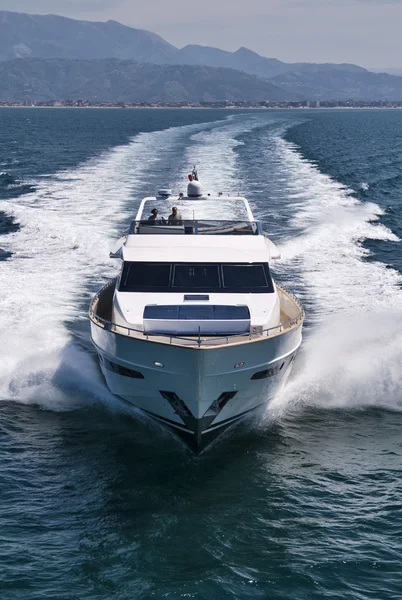 Italie, Mer Tyrrhénienne, Tecnomar 35 yacht de luxe — Photo
