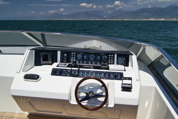 Italien, Tyrrhenisches Meer, tecnomar 35 Luxusjacht, Flibridge — Stockfoto