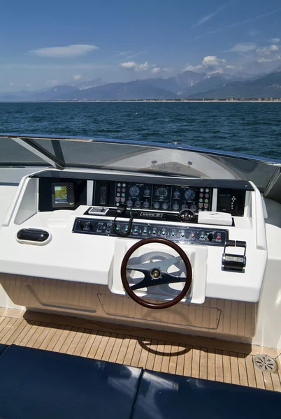 Italy, Tyrrhenian Sea, Tecnomar 35 luxury yacht, flibridge — Stock Photo, Image