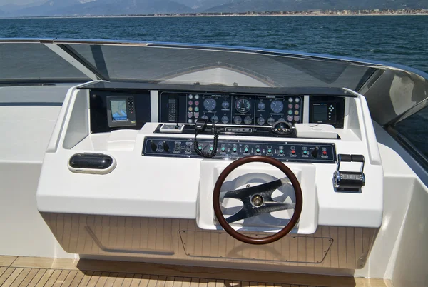 Italy, Tyrrhenian Sea, Tecnomar 35 luxury yacht, flibridge — Stock Photo, Image