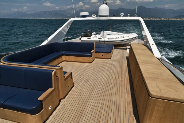 Włochy, Morze Tyrreńskie, tecnomar 35 luksusowych jachtów, flybridge — Zdjęcie stockowe