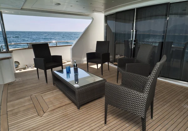 Włochy, Morze Tyrreńskie, tecnomar 35 luksusowych jachtów rufie pokładzie — Zdjęcie stockowe