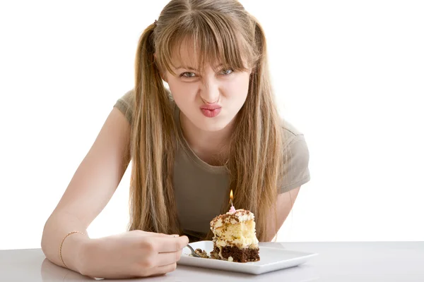 Mladá dívka s koláč — Stock fotografie