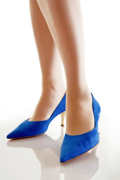 Vrouw benen in schoenen — Stockfoto