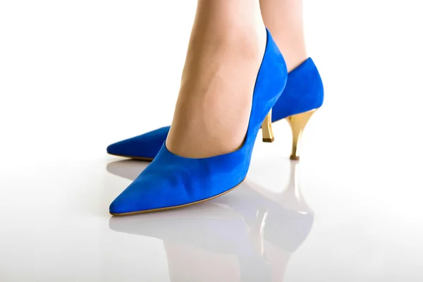 Vrouw benen in schoenen — Stockfoto