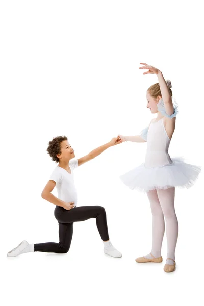 Birlikte dans Interracial çocuk — Stok fotoğraf