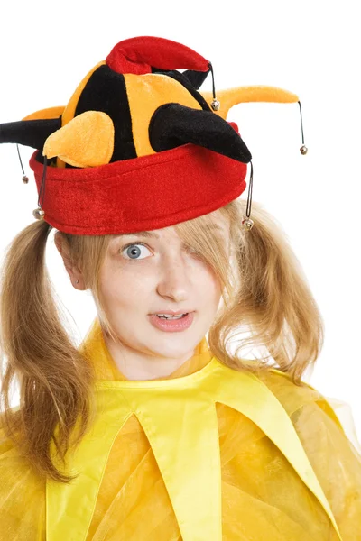 ピエロ帽で若い金髪女性 — ストック写真