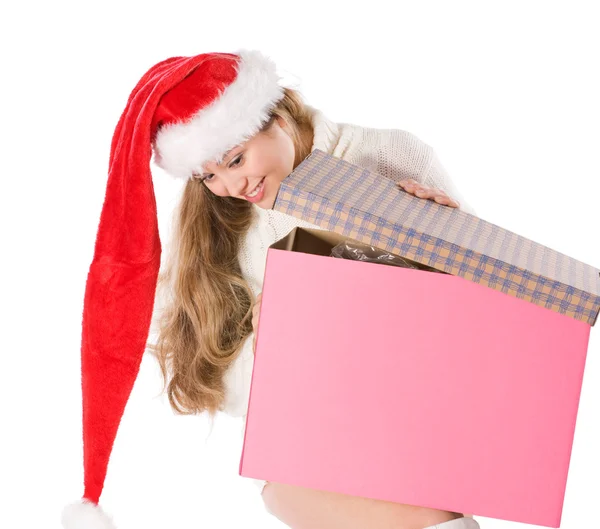 Attraente ragazza a Babbo Natale cappello con scatola fantasia — Foto Stock