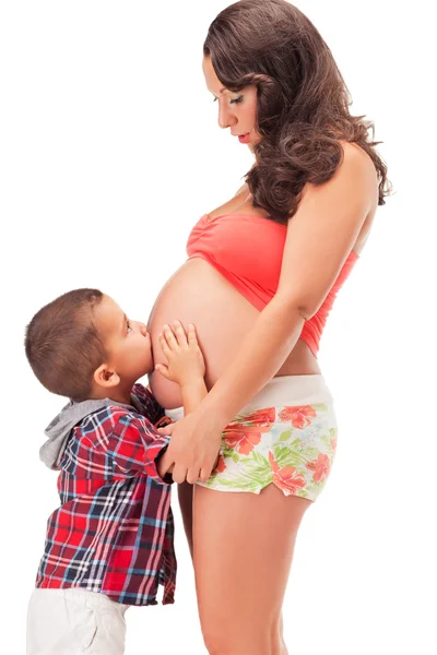 Schwangere Frau und ein kleiner Junge — Stockfoto