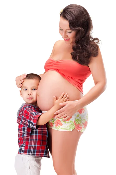 Zwangere vrouw en een kleine jongen — Stockfoto