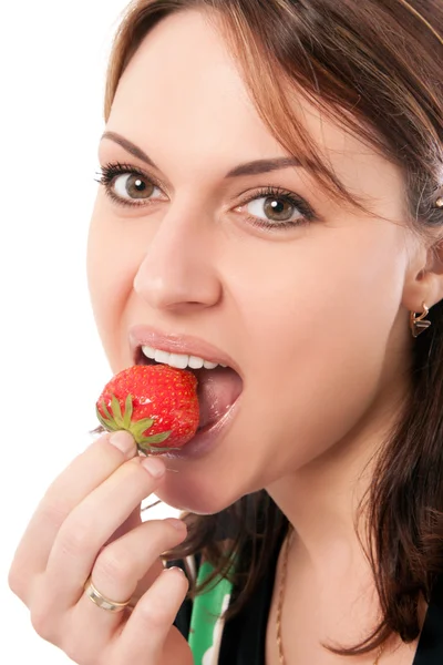 Piękna kobieta z truskawkami — Zdjęcie stockowe