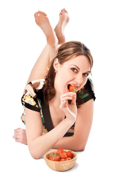 Krásná žena s jahodou — Stock fotografie