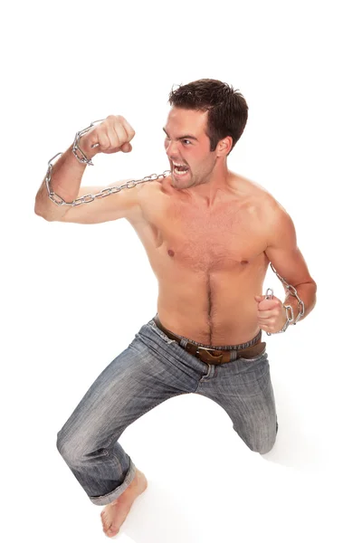 Junger muskulöser Mann mit Kette — Stockfoto