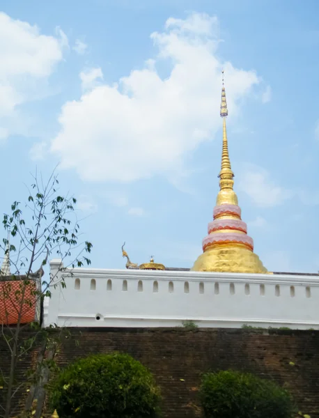 Thailändischer Drache oder König der Naga Statue — Stockfoto