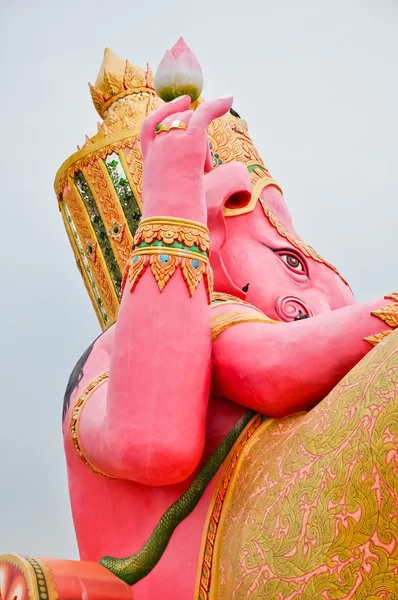 Het standbeeld van lord ganesh rondlopen in thailand — Stockfoto