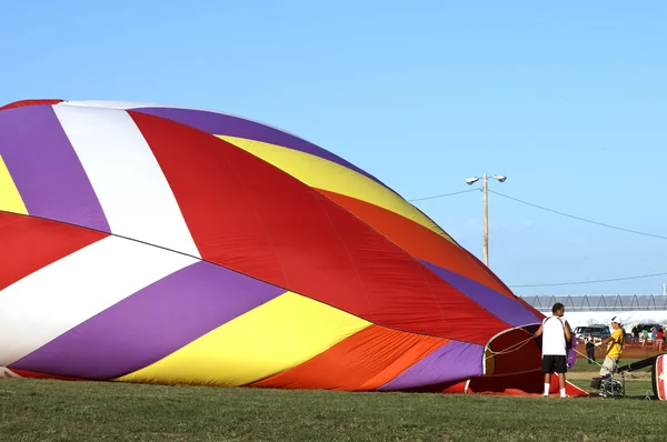 Horkovzdušné balóny s jasnými barvami na horký letní den Royalty Free Stock Obrázky