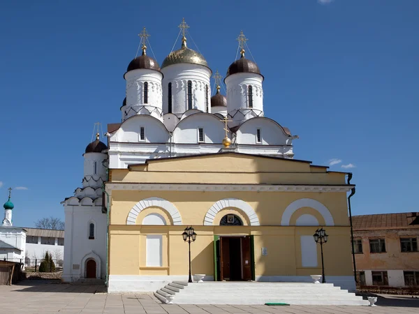 Kerk van de geboorte van pafnutiyev klooster — Stockfoto
