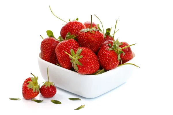 쟁반에 있는 딸기 — 스톡 사진