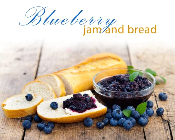 Brot mit Blaubeermarmelade — Stockfoto
